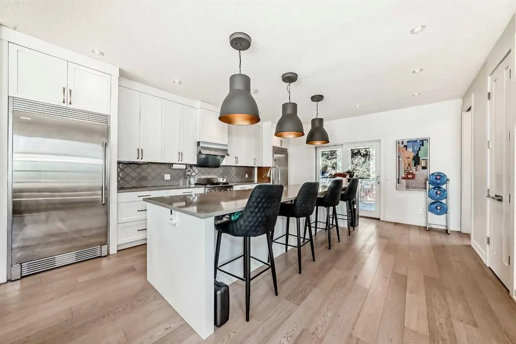 112 Hanover Road SW, Calgary — main listing photo