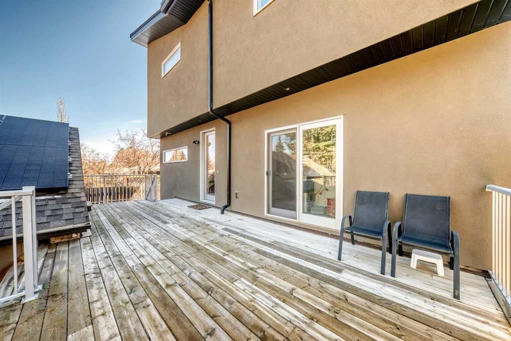 112 Hanover Road SW, Calgary — photo 5 of 41