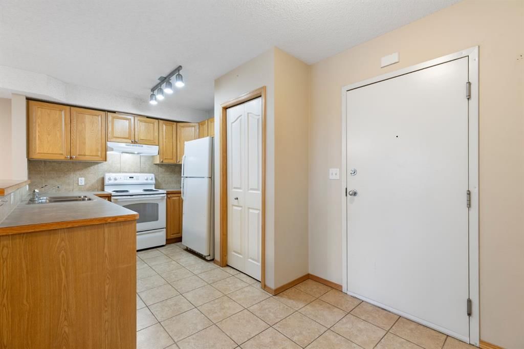 311, 92 Saddletree Court NE, Calgary — photo 4 of 21