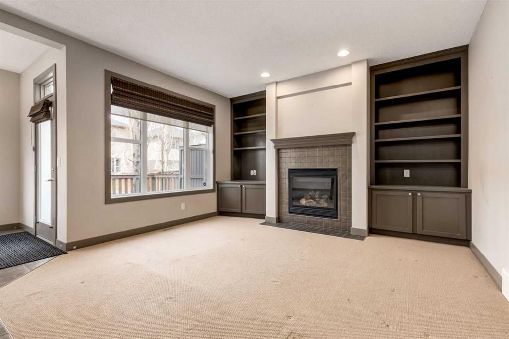 33 Everoak Circle SW, Calgary — photo 4 of 25