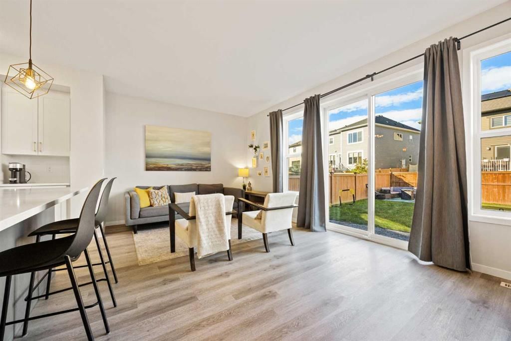 66 Magnolia Terrace SE, Calgary — photo 5 of 45