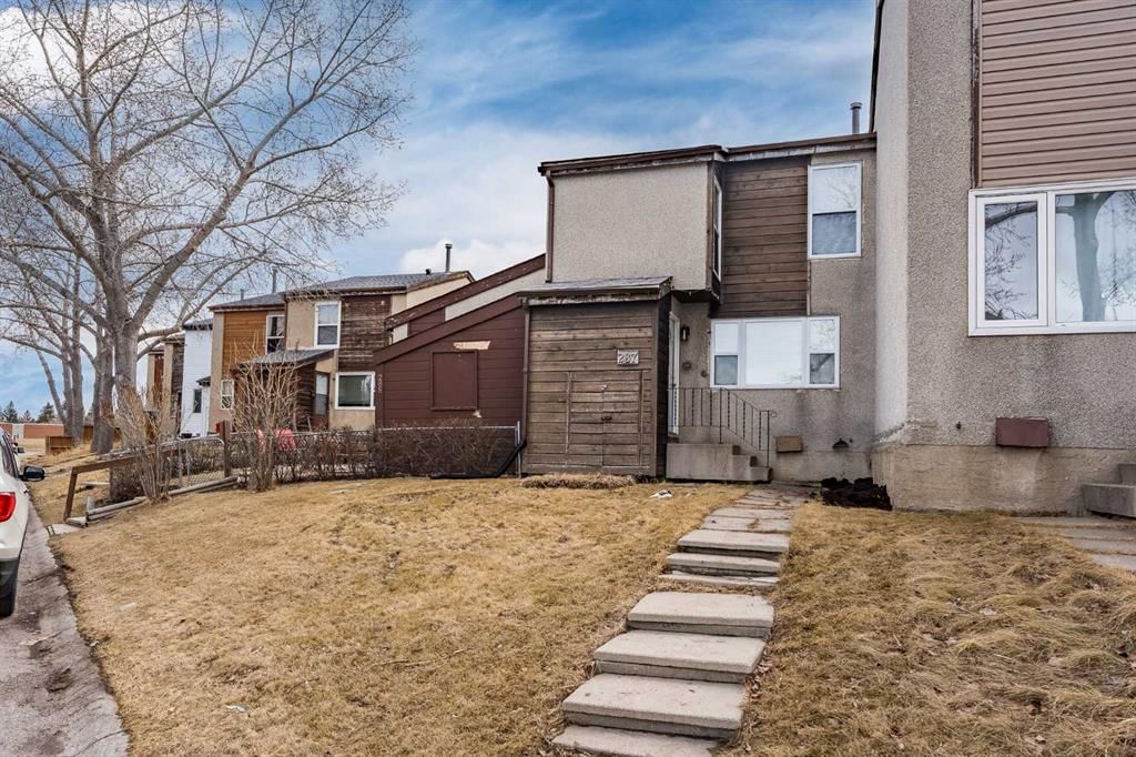 287 Pensville Close SE, Calgary — photo 2 of 29