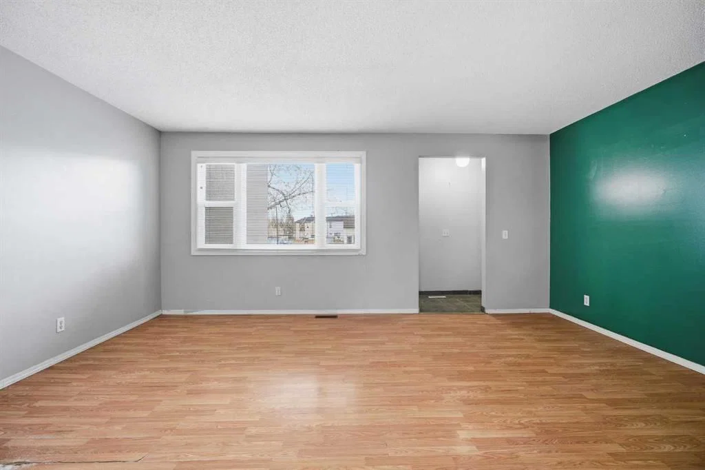 287 Pensville Close SE, Calgary — photo 3 of 29