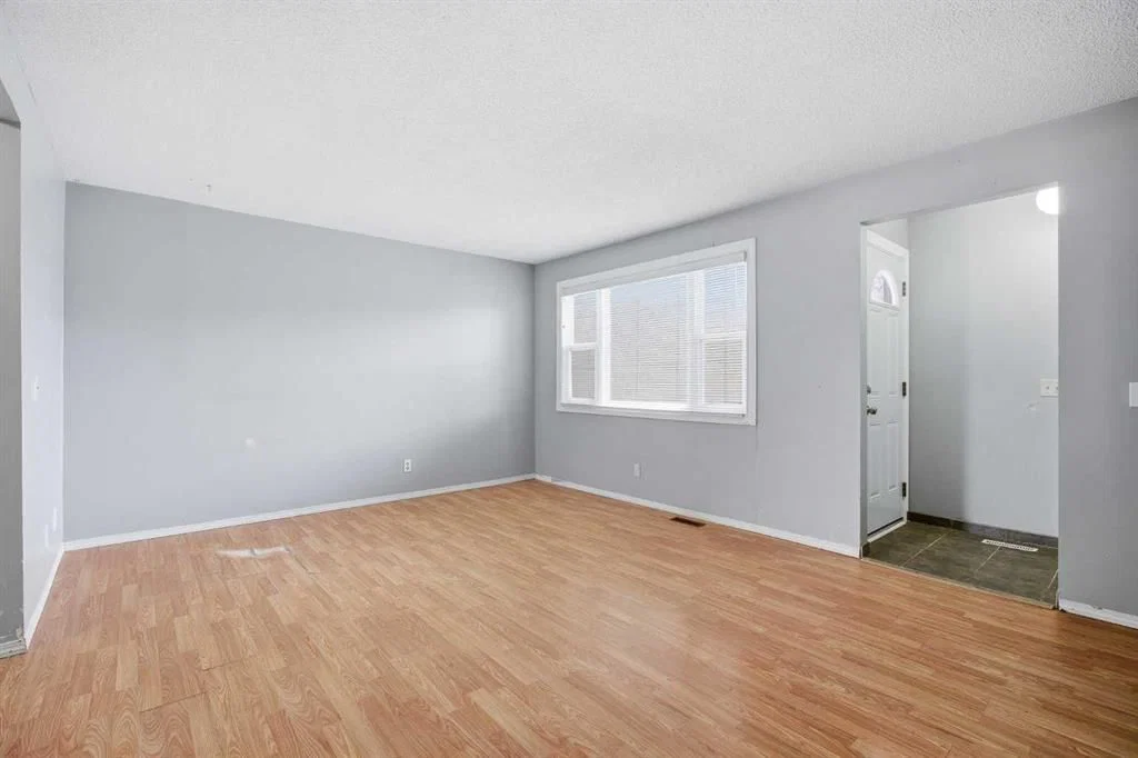 287 Pensville Close SE, Calgary — photo 4 of 29
