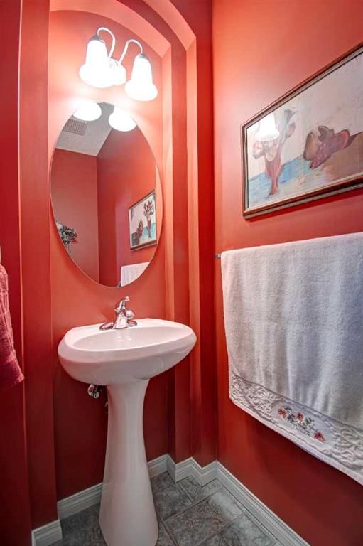 3701 Springbank Drive SW, Calgary — photo 5 of 50