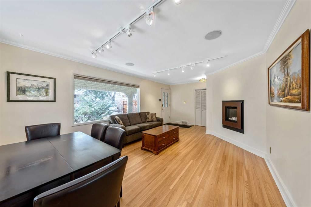 1338 Hamilton Street NW, Calgary — photo 5 of 49