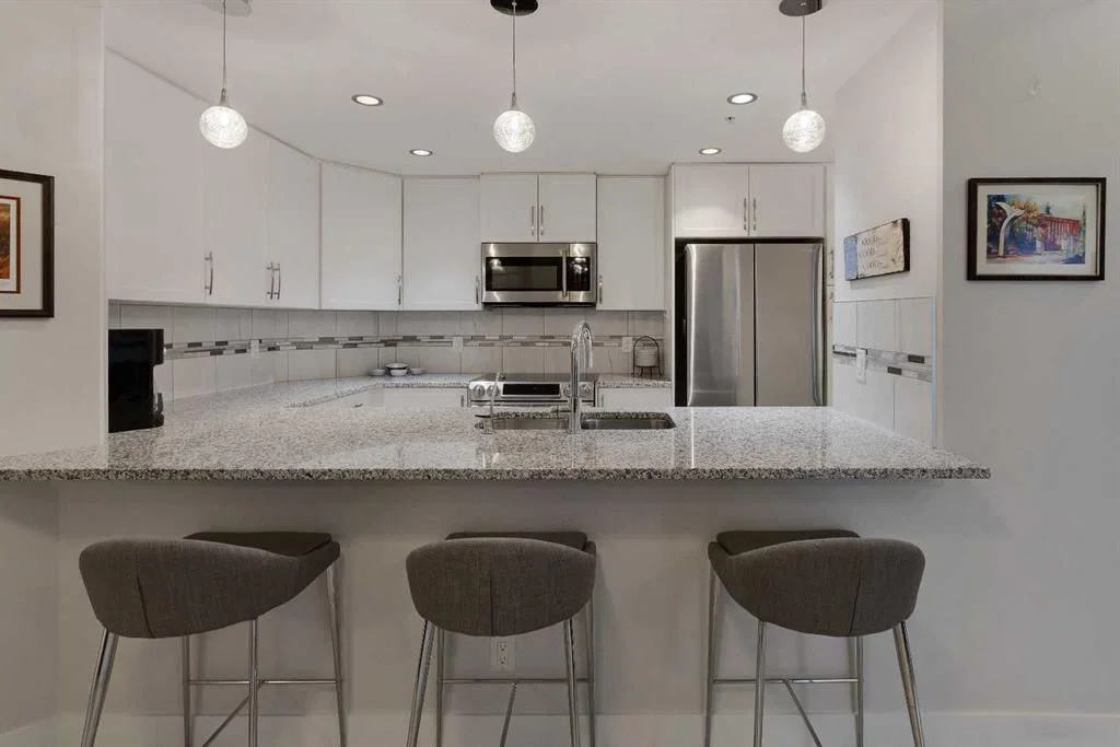 109, 32 Varsity Estates Circle NW, Calgary — main listing photo