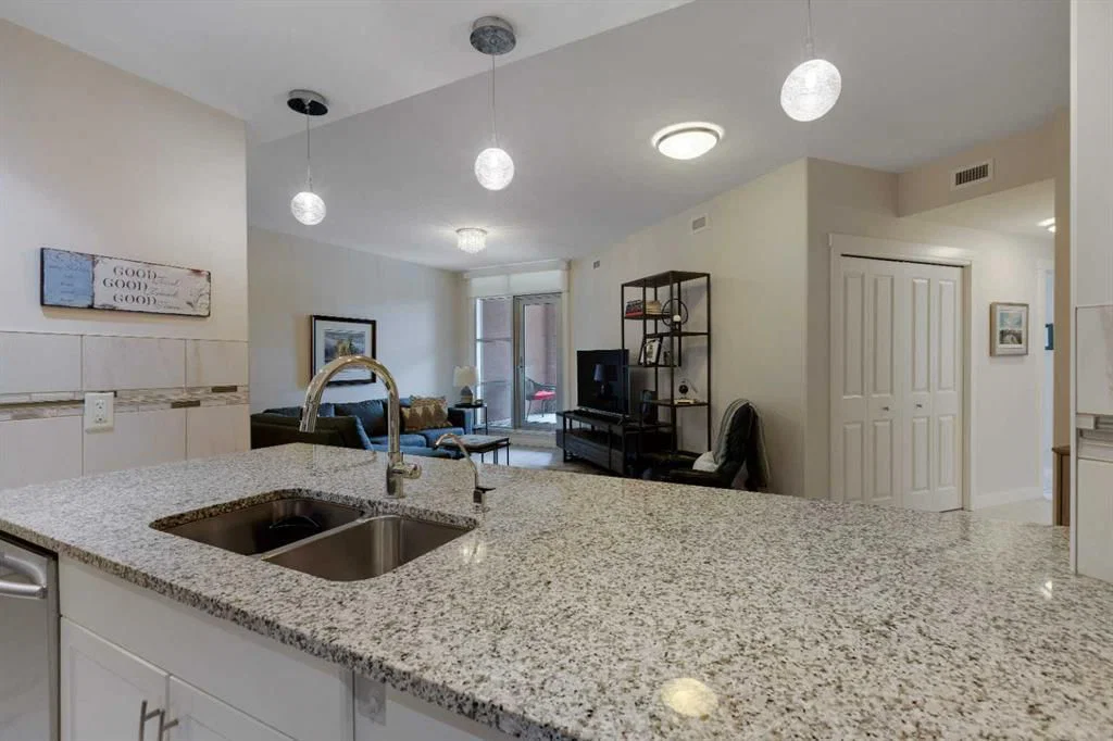 109, 32 Varsity Estates Circle NW, Calgary — photo 4 of 27