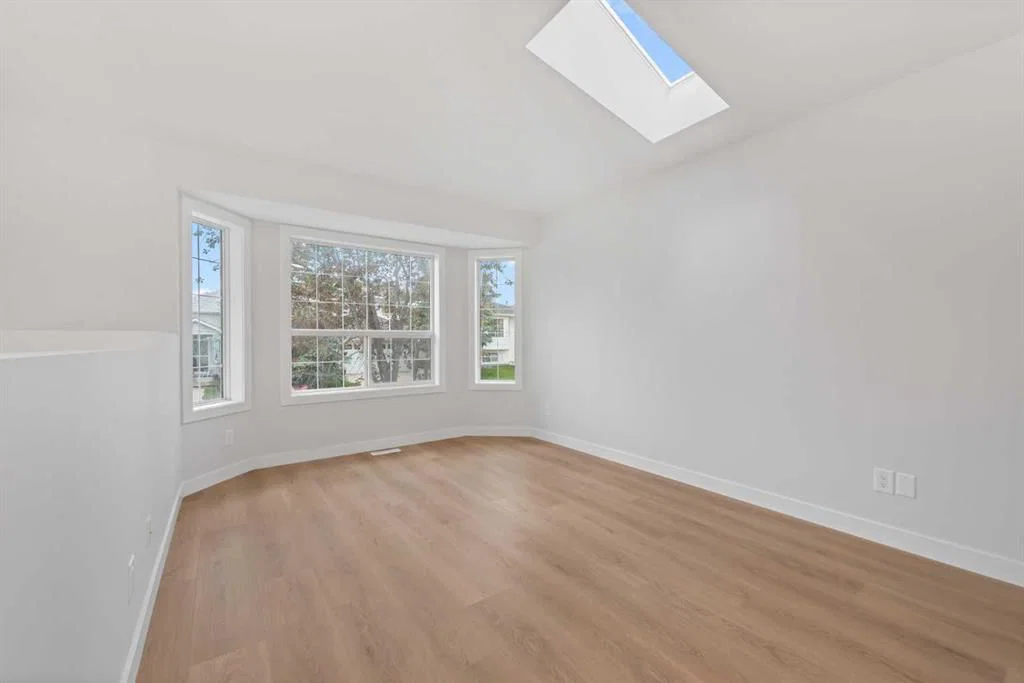207 coral springs Circle NE, Calgary — photo 3 of 41
