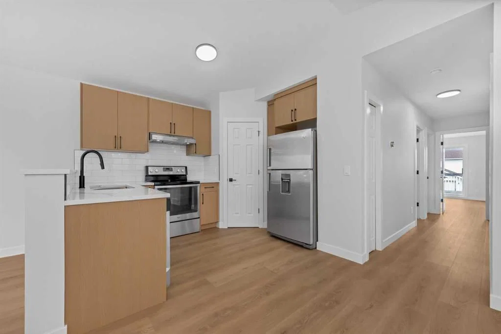 207 coral springs Circle NE, Calgary — photo 4 of 41