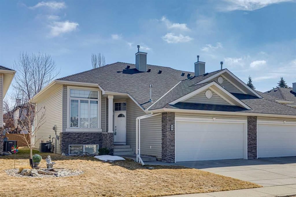 19 Wentworth Gardens SW, Calgary — main listing photo
