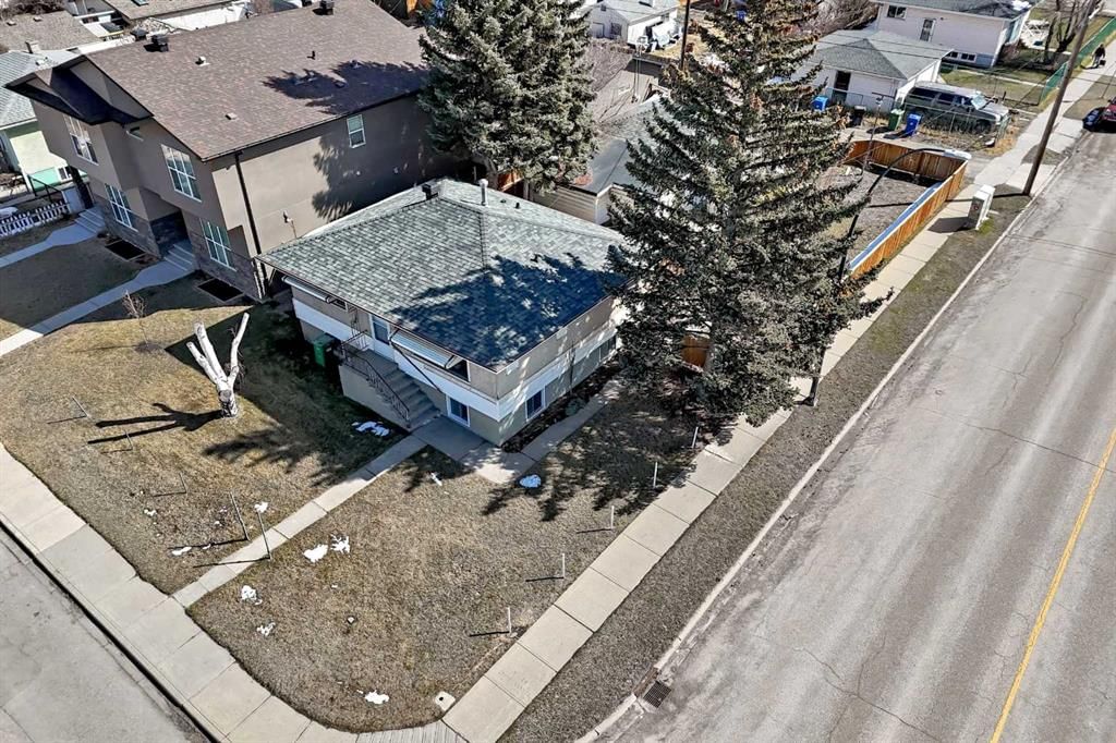 7448 21 Street SE, Calgary — main listing photo