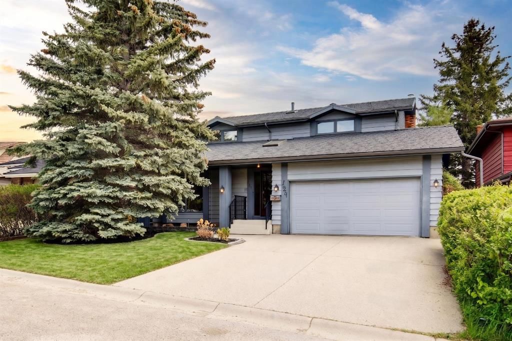 124 Edgehill Close NW, Calgary — main listing photo