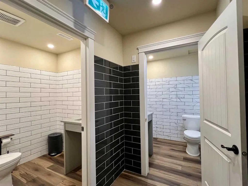 923 6 Avenue SW, Calgary — photo 4 of 4
