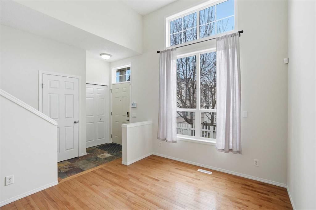 305 Elgin Gardens SE, Calgary — photo 3 of 42