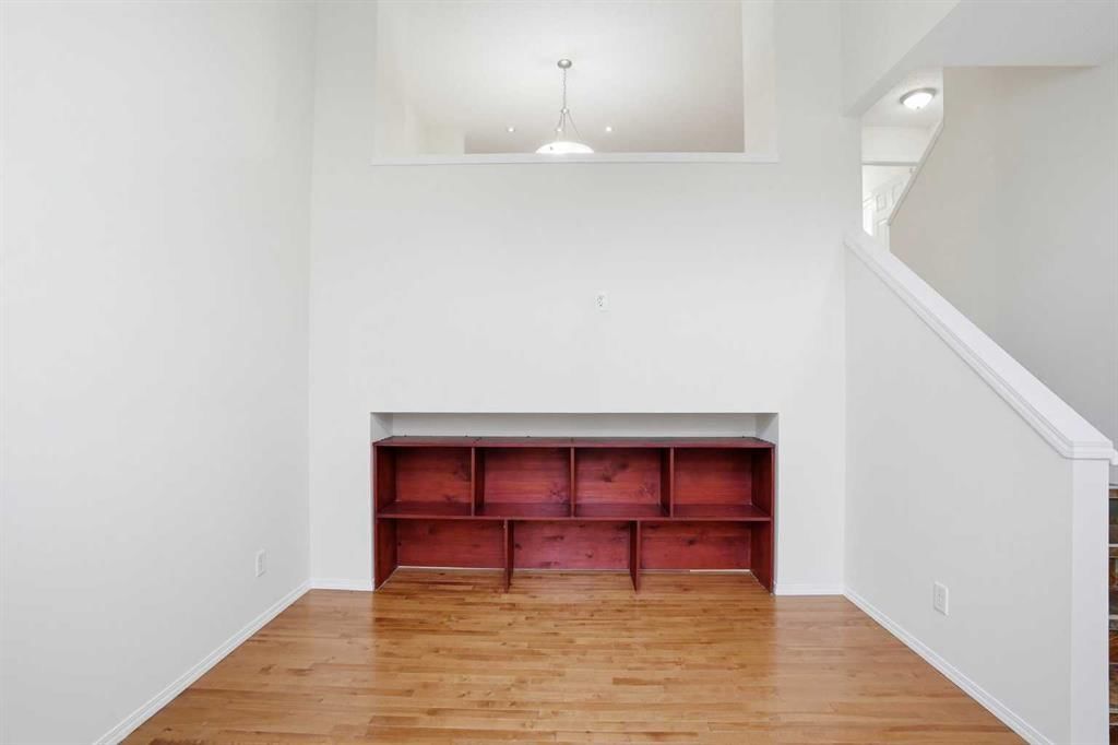 305 Elgin Gardens SE, Calgary — photo 4 of 42