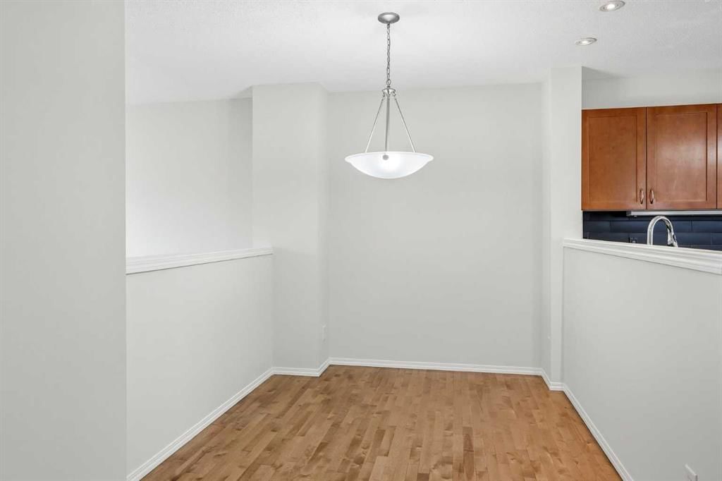 305 Elgin Gardens SE, Calgary — photo 5 of 42