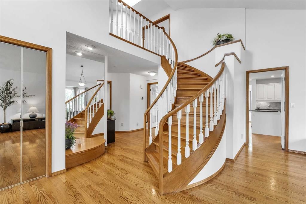 28 Woodpark Close SW, Calgary — photo 3 of 47