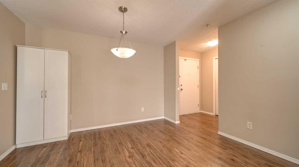 208, 5500 Somervale Court SW, Calgary — photo 2 of 21