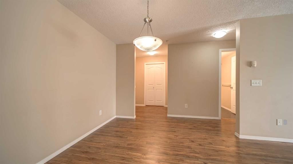 208, 5500 Somervale Court SW, Calgary — photo 3 of 21