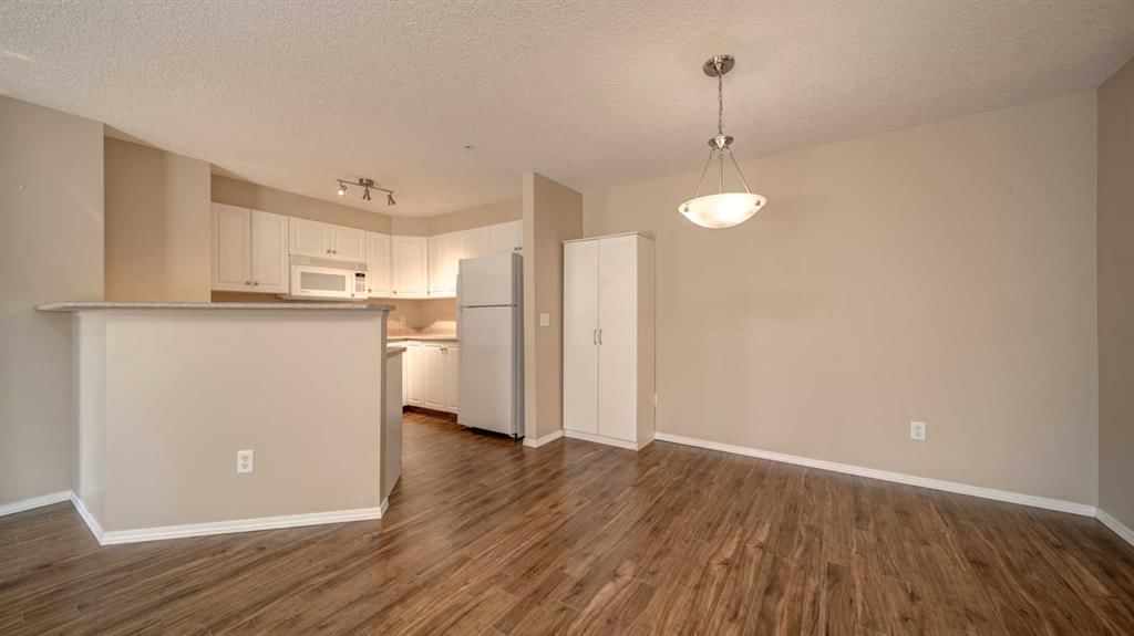 208, 5500 Somervale Court SW, Calgary — photo 4 of 21