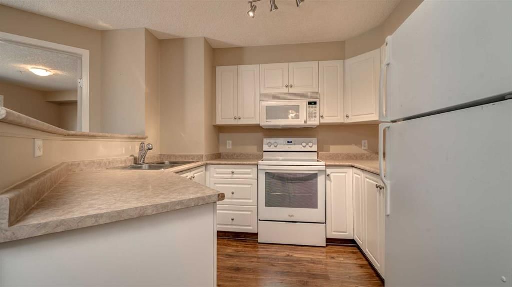 208, 5500 Somervale Court SW, Calgary — photo 5 of 21