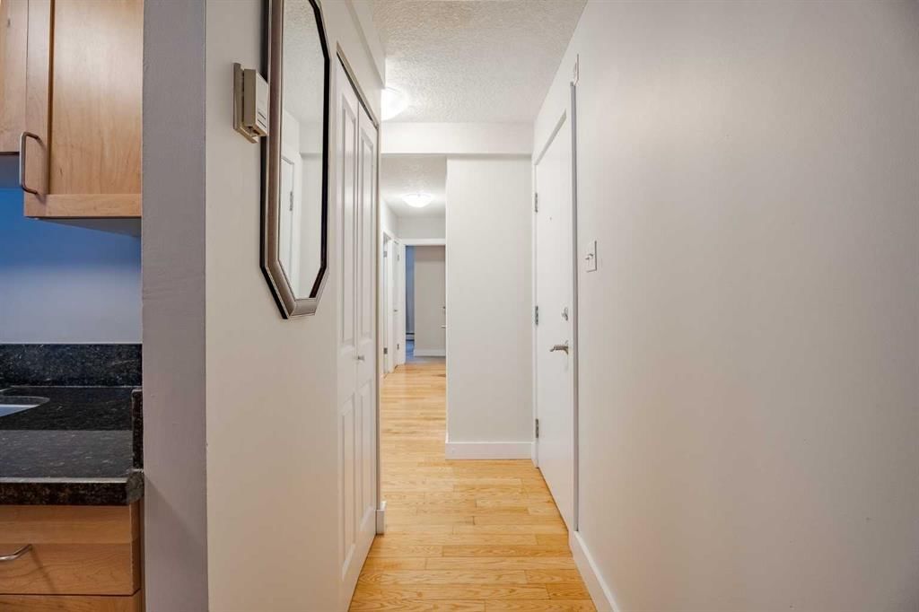 105, 934 2 Avenue NW, Calgary — photo 4 of 26