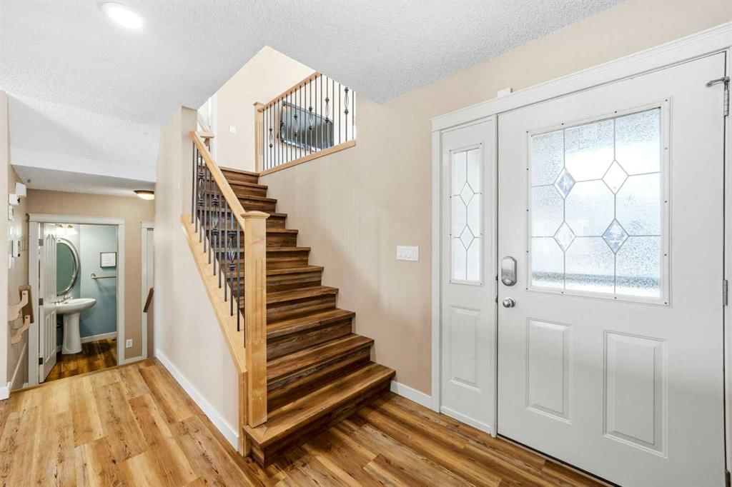 101 Cougarstone Manor SW, Calgary — photo 3 of 44