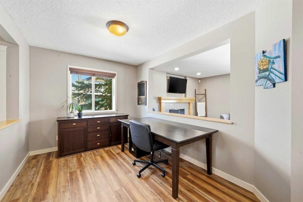 101 Cougarstone Manor SW, Calgary — photo 5 of 44