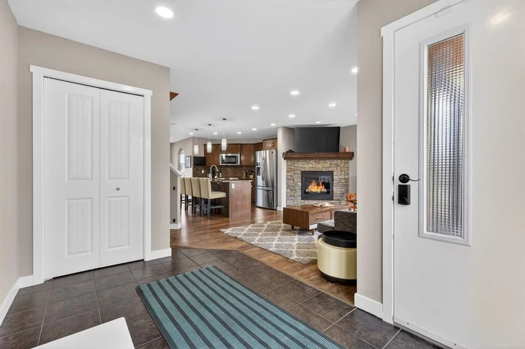 180 Walden Gate SE, Calgary — photo 5 of 45