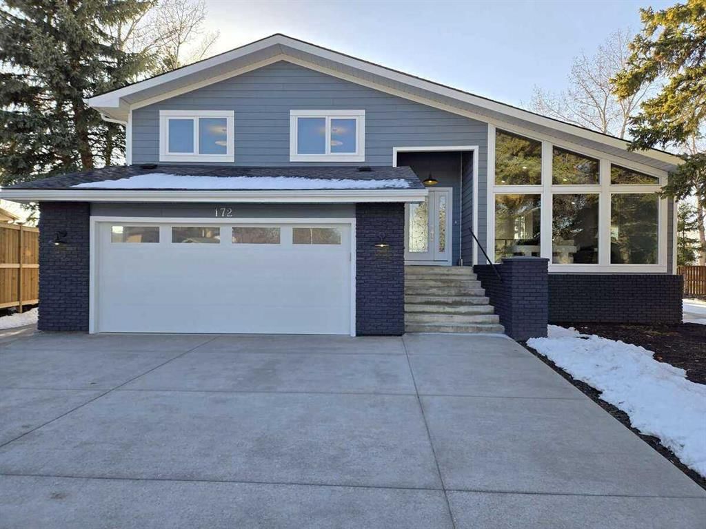 172 Oakchurch Place SW, Calgary — main listing photo
