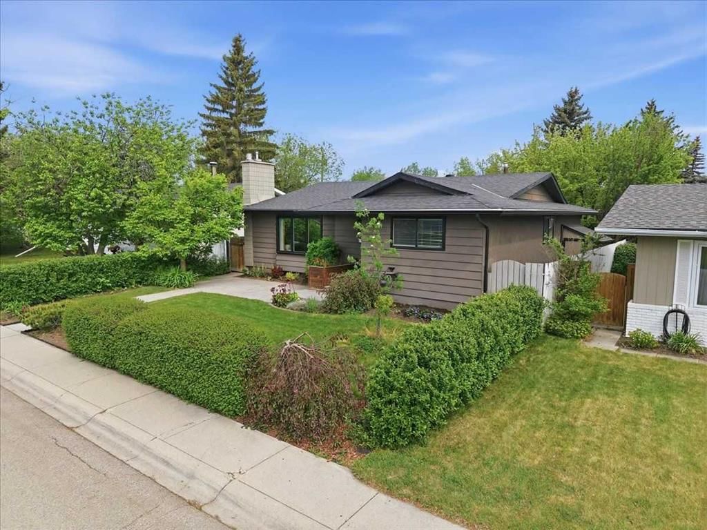 10311 Wapiti Drive SE, Calgary — photo 2 of 47