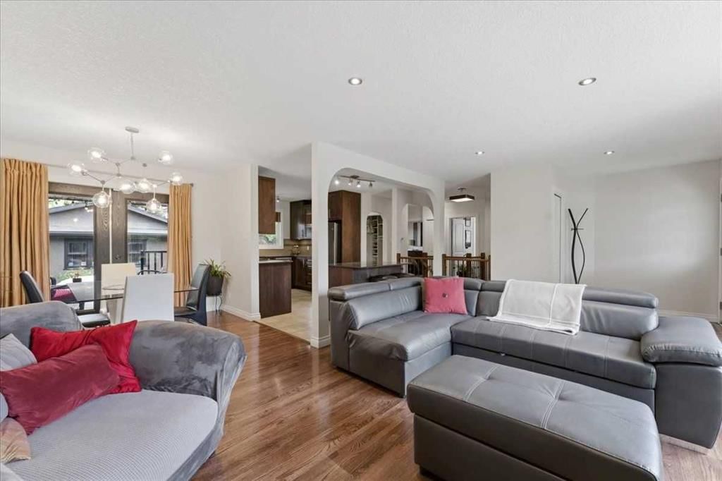 10311 Wapiti Drive SE, Calgary — photo 5 of 47