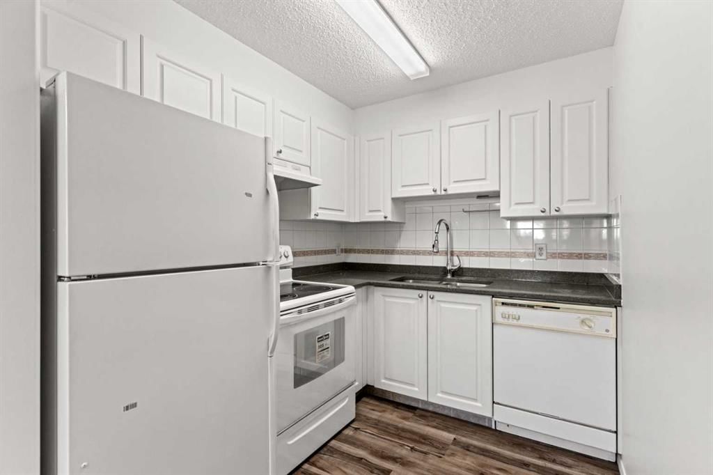 3320, 6818 Pinecliff Grove NE, Calgary — photo 2 of 16