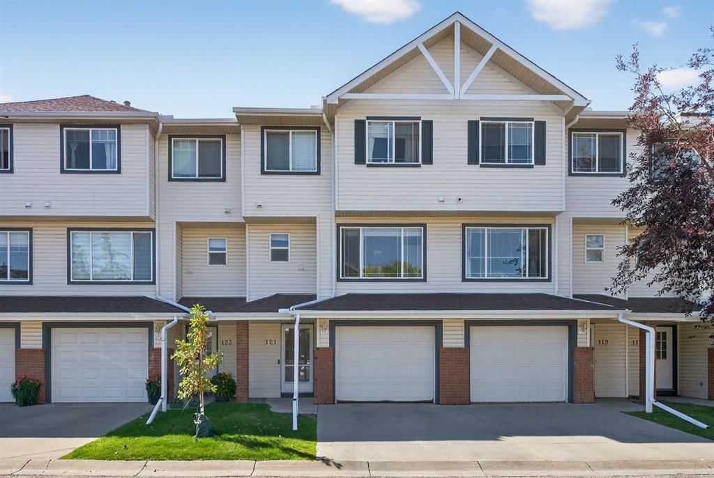 121 Rocky Ridge Court NW, Calgary — main listing photo