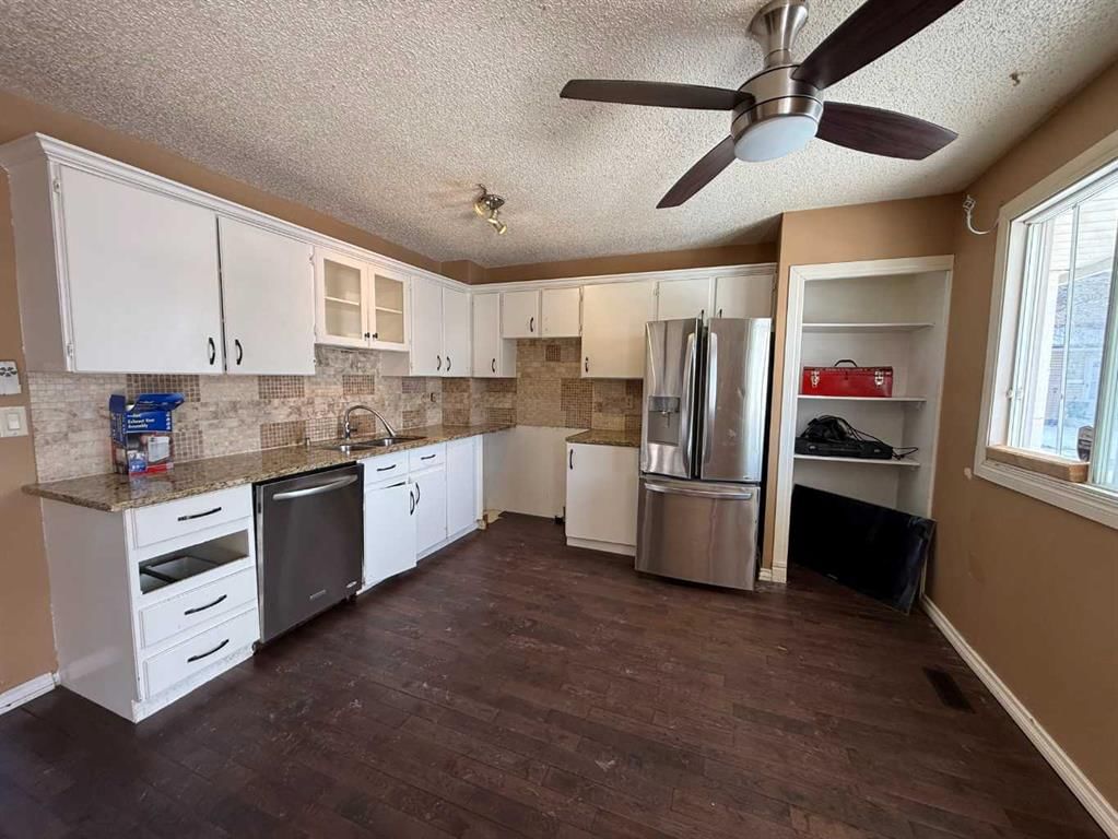 93, 1555 Falconridge Drive, Calgary — photo 3 of 40