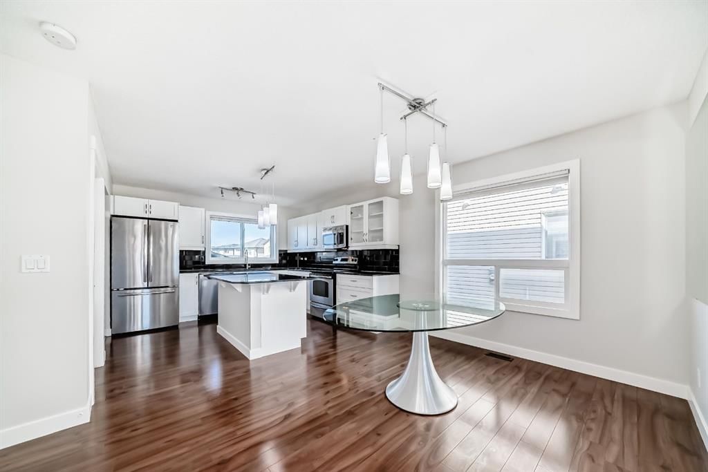 9 Panton View NW, Calgary — photo 5 of 28