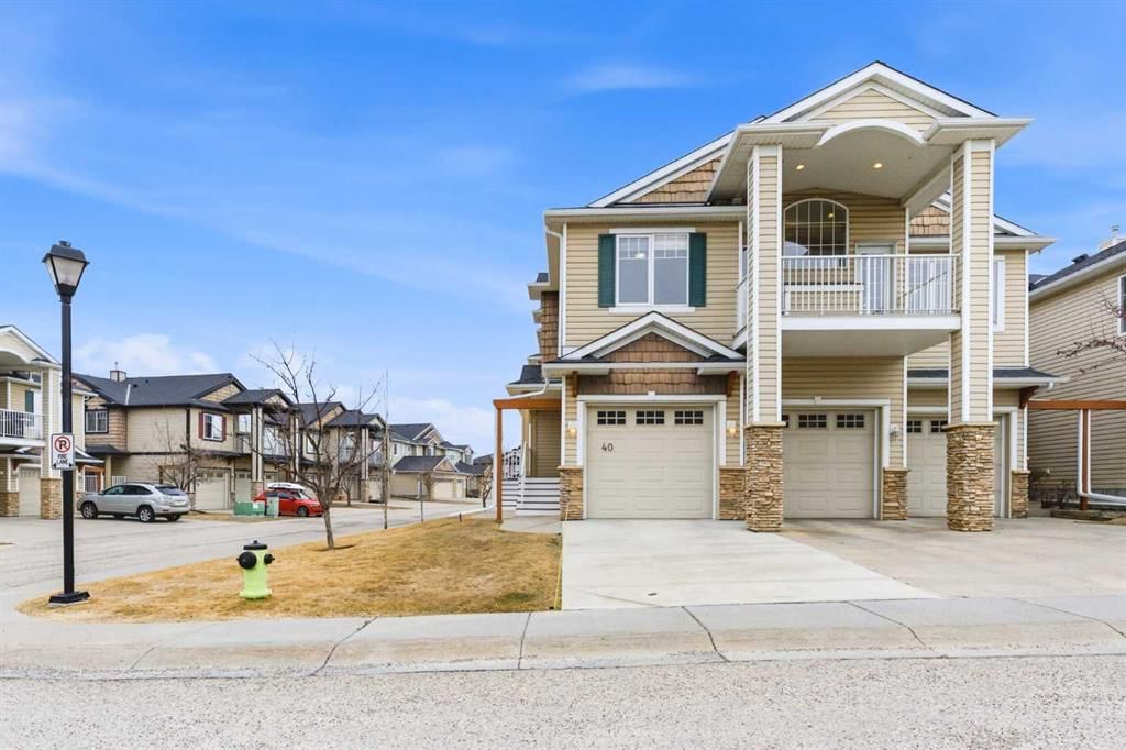40 Royal Birch Mount NW, Calgary — photo 2 of 40