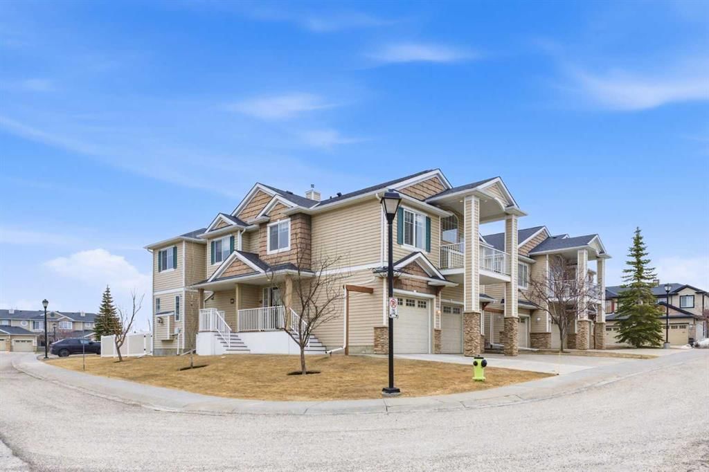 40 Royal Birch Mount NW, Calgary — photo 3 of 40