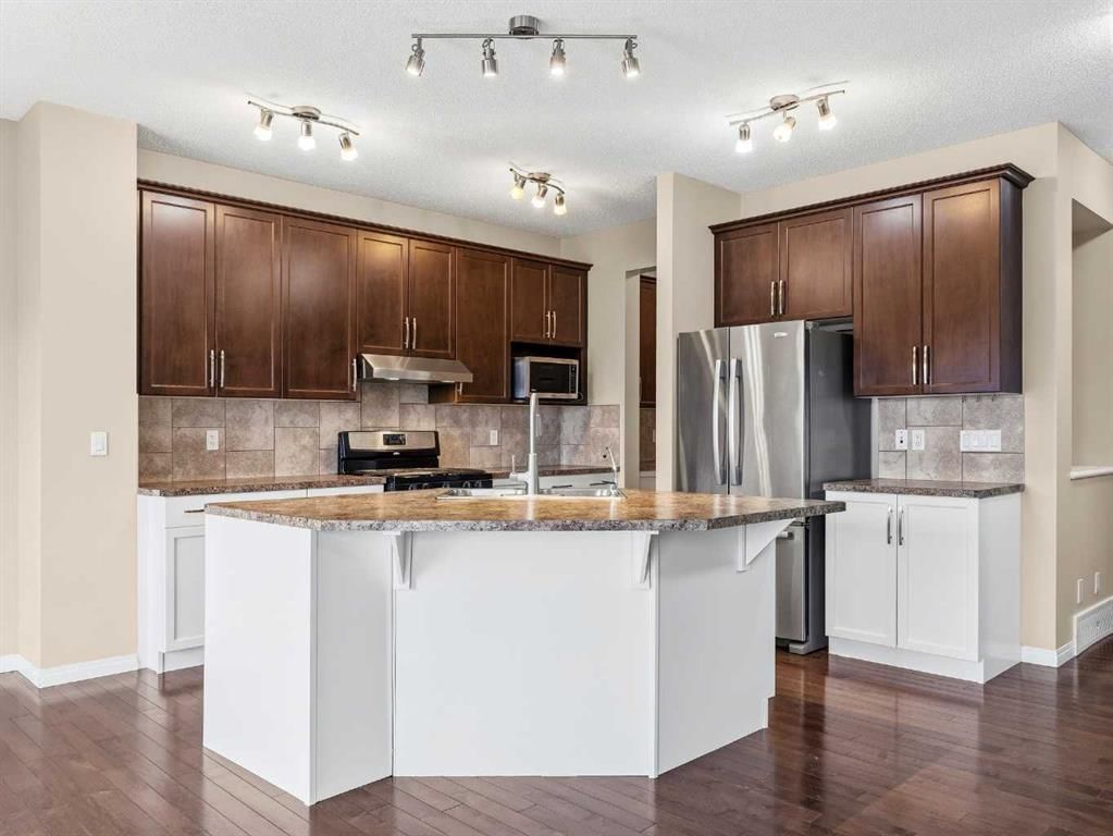 32 Panatella Parade NW, Calgary — photo 3 of 50
