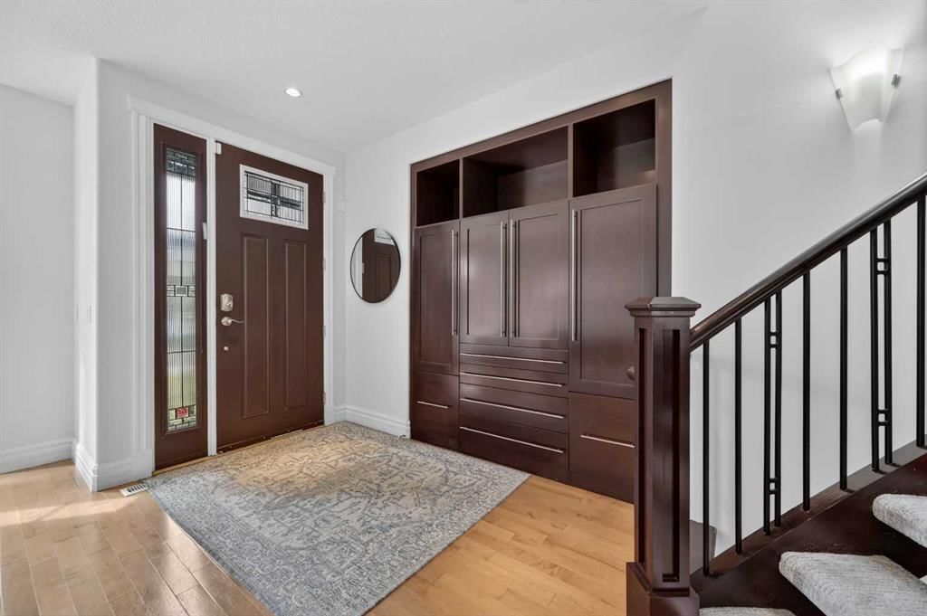 1924 48 Avenue SW, Calgary — photo 2 of 42