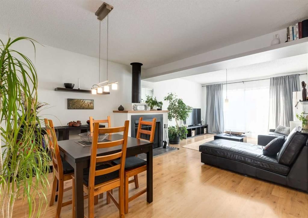 25, 3302 50 Street NW, Calgary — main listing photo