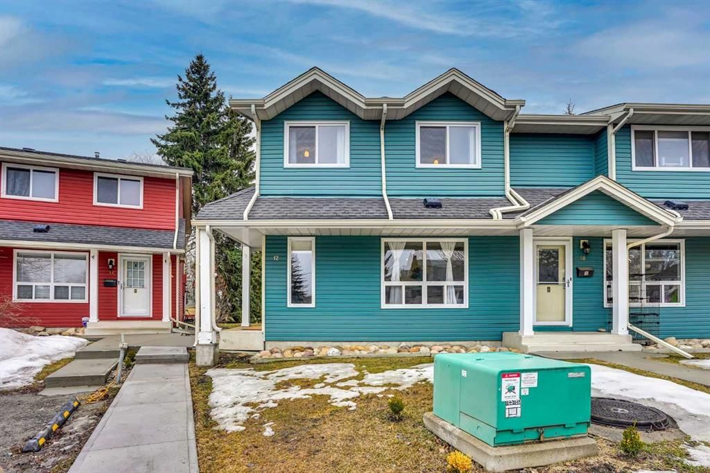 12 Queen Anne Close SE, Calgary — photo 2 of 50