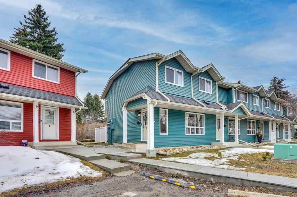 12 Queen Anne Close SE, Calgary — photo 3 of 50