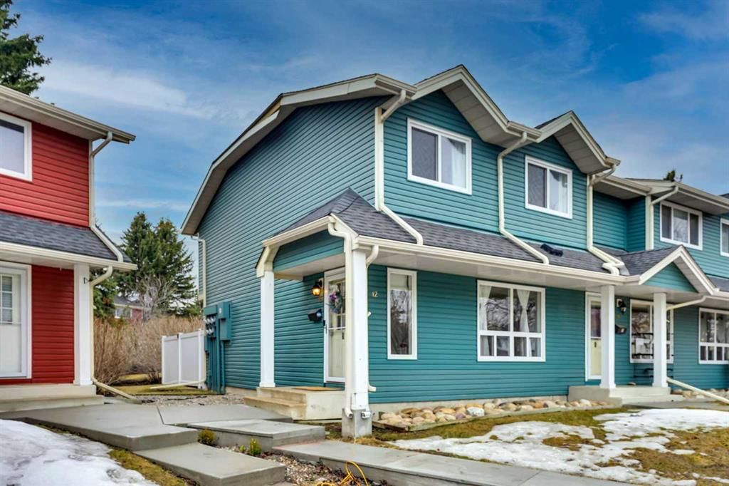 12 Queen Anne Close SE, Calgary — photo 4 of 50
