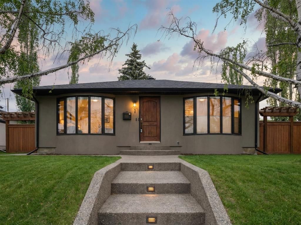 1907 Kelwood Drive SW, Calgary — photo 2 of 50