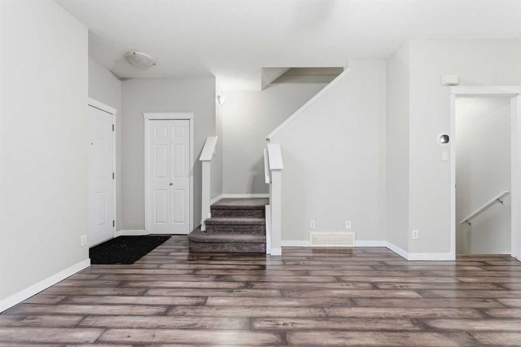 6108, 111 Tarawood Lane NE, Calgary — photo 3 of 25