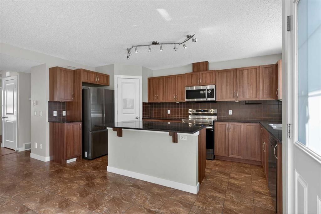 43 Sage Hill Way NW, Calgary — photo 3 of 38