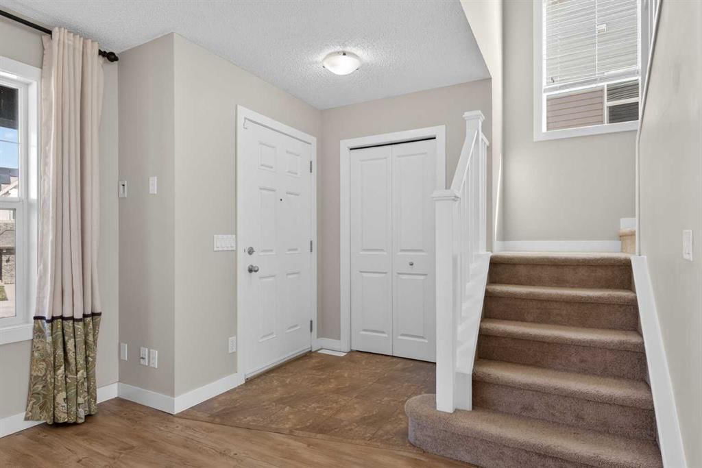 43 Sage Hill Way NW, Calgary — photo 4 of 38
