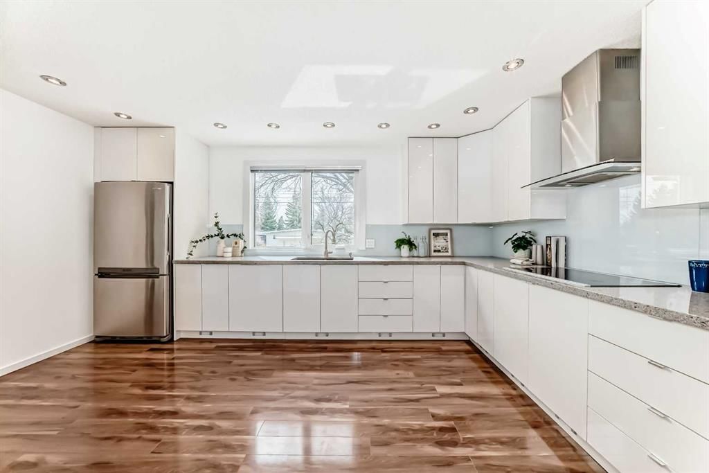 4836 Verona Drive NW, Calgary — photo 5 of 46